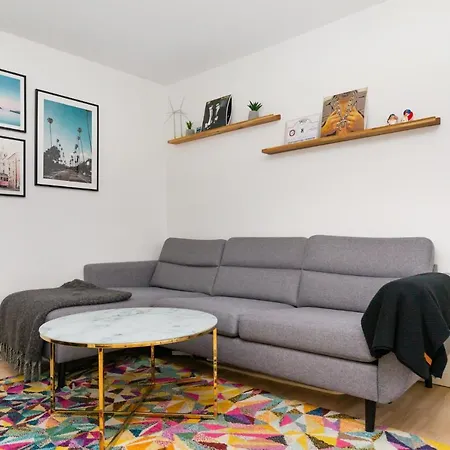 Apartment 200 M Fra Rutebilstation - Privat Terrasse, Grill Aarhus