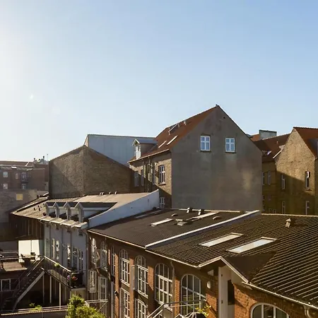 200 M Fra Rutebilstation - Privat Terrasse, Grill Århus