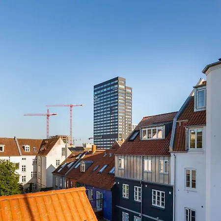 200 M Fra Rutebilstation - Privat Terrasse, Grill