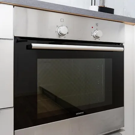 200 M Fra Rutebilstation - Privat Terrasse, Grill