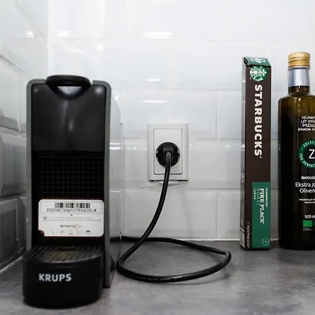 200 M Fra Rutebilstation - Privat Terrasse, Grill Apartment
