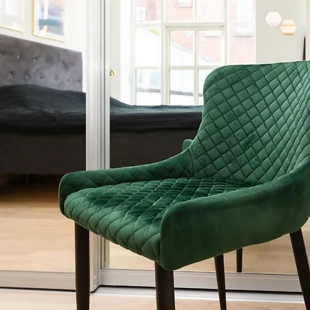 Apartment 200 M Fra Rutebilstation - Privat Terrasse, Grill Aarhus