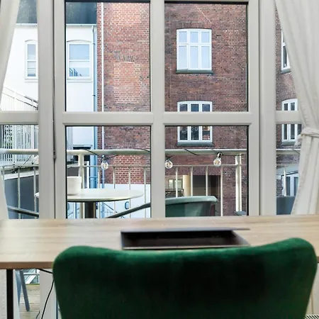 200 M Fra Rutebilstation - Privat Terrasse, Grill *